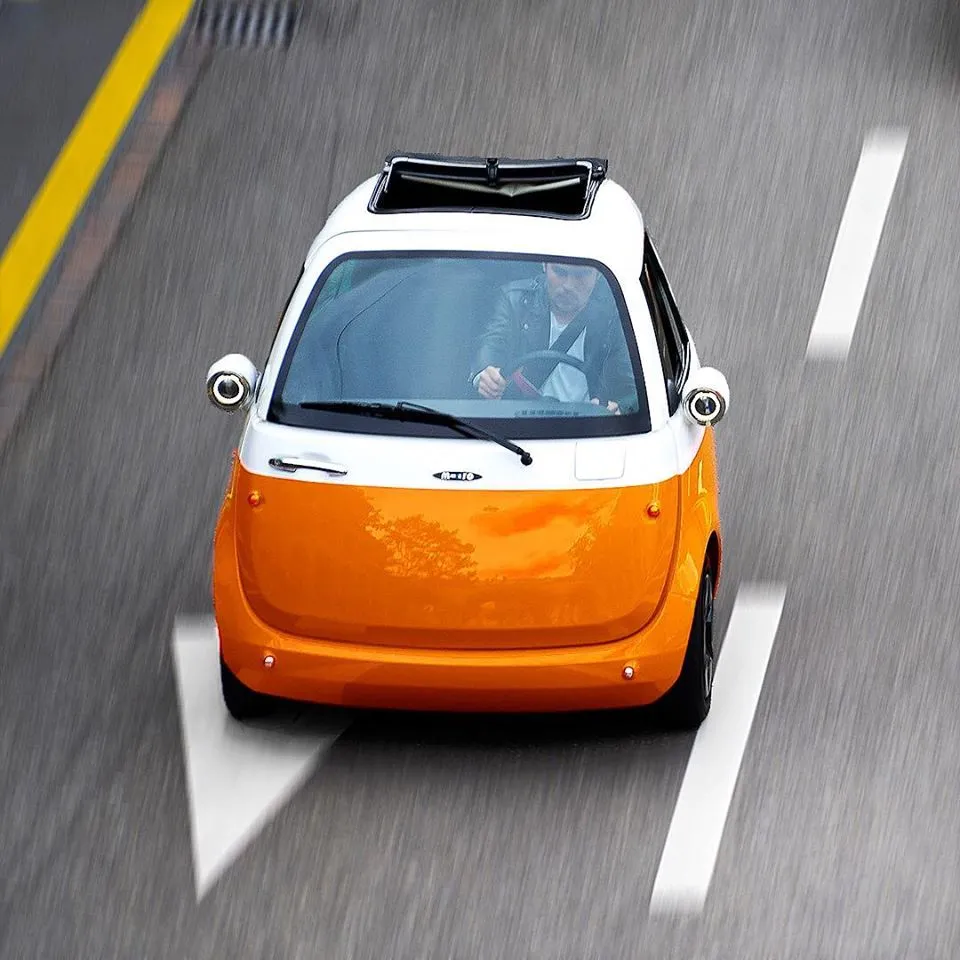 Microlino 1.0 - 電動マイクロカー 2025 - 🇯🇵 日本